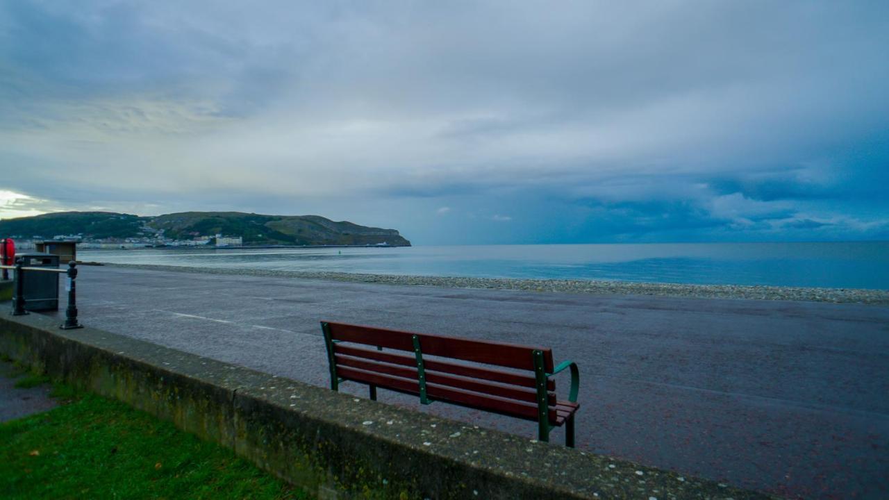 Sandy Bottoms Llandudno